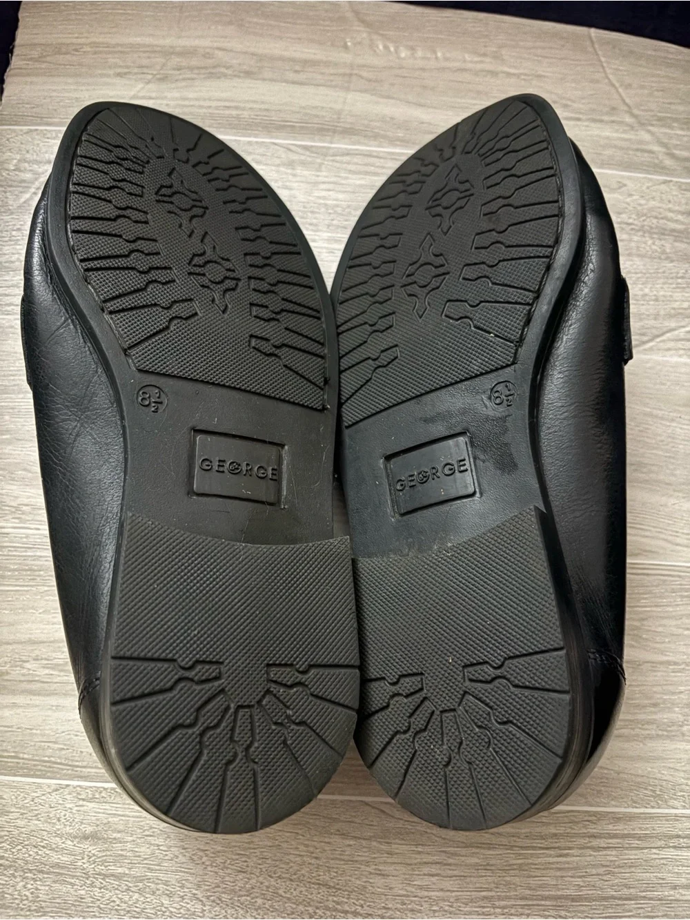 George men’s black leather loafer